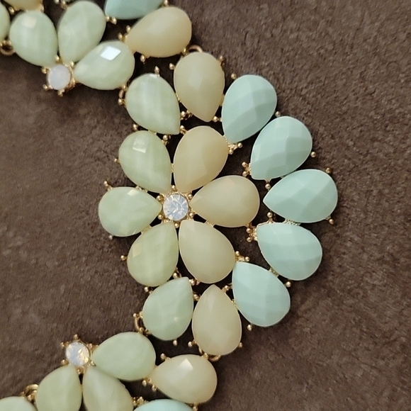 VTG Mint Teardrop Floral Bib Chain Necklace - Picture 5 of 7